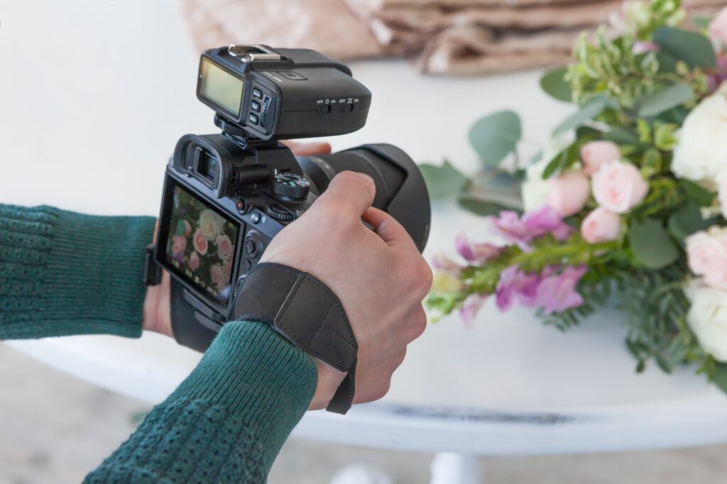 Man makes a photo bouquet